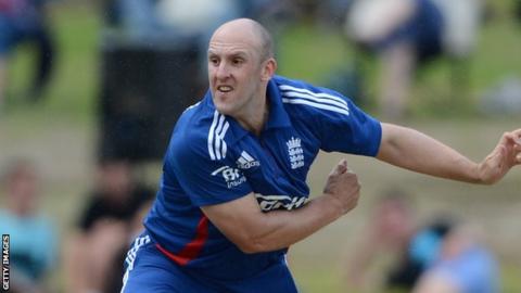 _65736208_jamestredwellbowlingenglandgetty